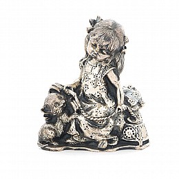 Серебряная фигура ручной работы Девочка с котенком сер00055 Оникс