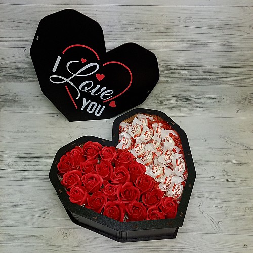 Подарунковий набір Кукумбер Страстної любові Raffaello з трояндами 8-0418