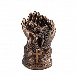 Фігурка інтер'єрна 6.5 см Малюк у руках Божих Veronese AL118045