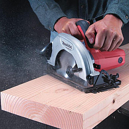 Дисковая пила ручная Makita M5802 1050 Вт 185 мм (M5802)