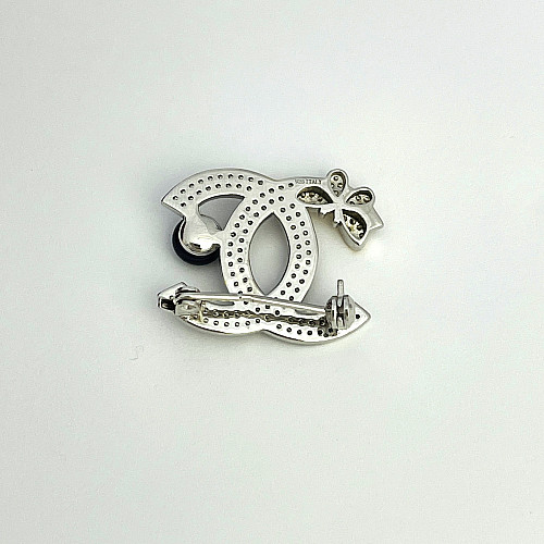 Серебряная брошка SilverBreeze с натуральным жемчугом фианитами (2102366)