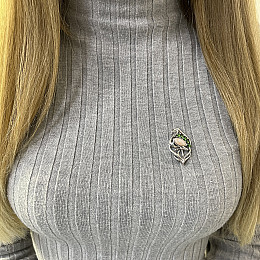 Срібна брошка SilverBreeze з натуральним перламутром (2113294)