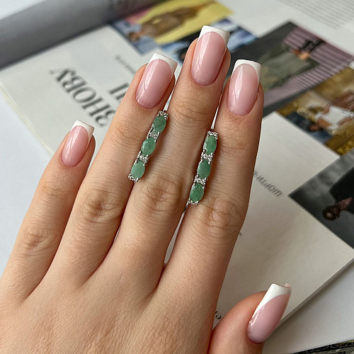 Серебряные серьги SilverBreeze с натуральным изумрудом 2.934ct фианитами (2140702)