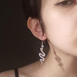 Сережки Змії Bioworld сріблясті 4см (23159)