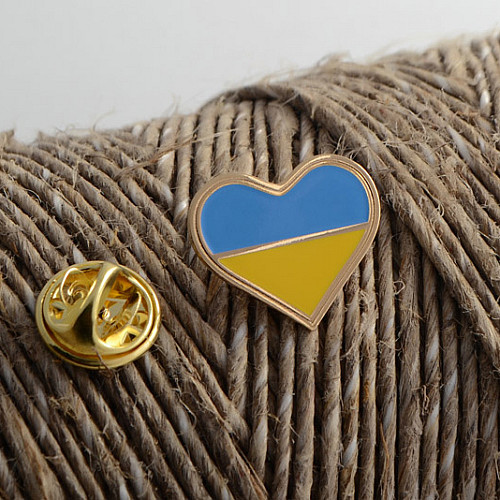 Значок Dobroznak Сердце Украины мини 17х18 мм (3828)