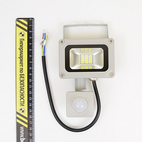 LED-прожектор Lightwell LW-10W-220PIR с датчиком движения