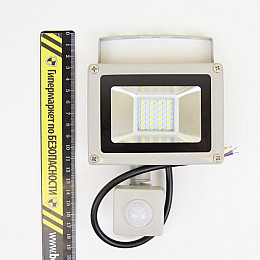 LED-прожектор Lightwell LW-20W-220PIR с датчиком движения