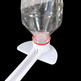 Поїлка для бджіл Lesko півколо під пластикову пляшку 10см*8см*6см