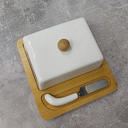 Масляна з ножем фарфорова на бамбуковій підставці Interos PJ02054