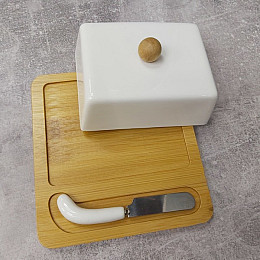 Масляна з ножем фарфорова на бамбуковій підставці Interos PJ02054