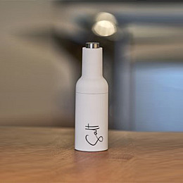 Електричний млин для солі Trisa 6939.7000 Pure Elegance Білий