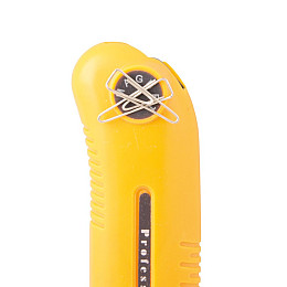 Ніж 25 мм ABS пластик з металевою напрямною з магнітом гвинтовий замок MASTERTOOL GM (17-0325)