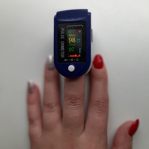 Пульсоксиметр Fingertip Pulse Oximeter LK-88 1 шт Cине-белый (0274)