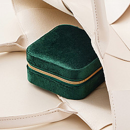 Шкатулка Casegrace SP-01280 Темно-зелена для прикрас портативна з дзеркалом та блискавкою (12401-74209)