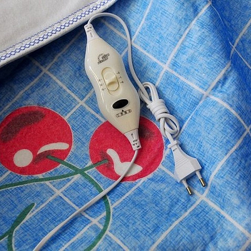 Електропростирадло EAR Electric blanket 5734 блакитне з вишнями 150х120 см