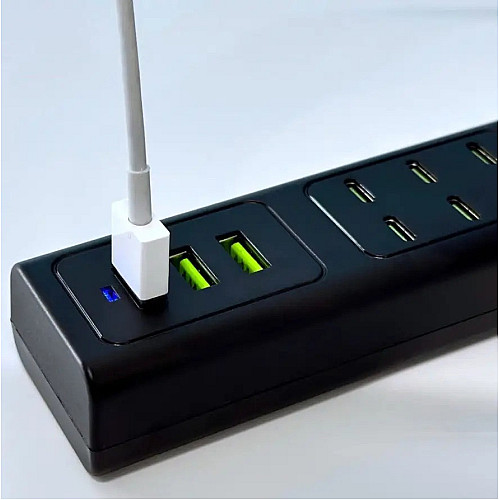 Адаптер UKC US-D01 28W 3USB 5.6A 110-265V Черный