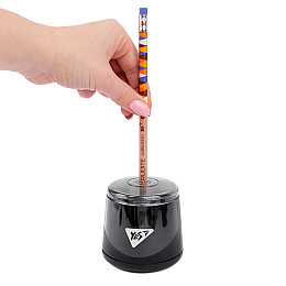 Точилка YES автомат со сменным лезвием черная (620557)