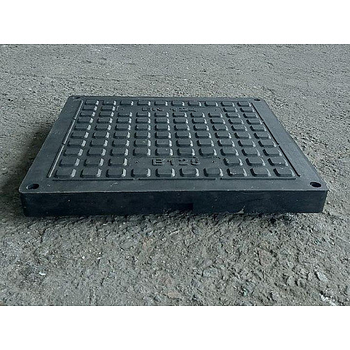 Кришка люка каналізаційного квадратного середнього 600*600 В125 12,5 т чорний Воюс