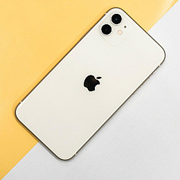 Смартфон Apple iPhone 11 256GB БІЛИЙ Відновлений