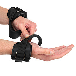 Крюки для подтягивания и тяги на запястья EZOUS B-11 MINI LIFTING HOOK 2 шт Черный
