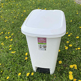 Контейнер для мусора 40 л с педалькой Ucsan Plastik M-1056