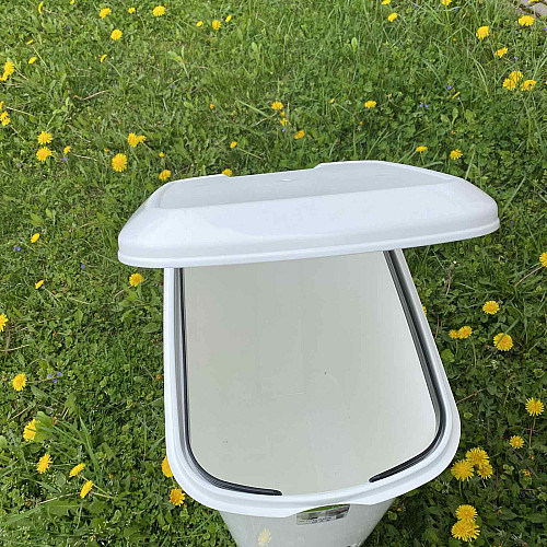 Контейнер для мусора 40 л с педалькой Ucsan Plastik M-1056