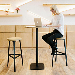 Барний стілець GoodsMetall в стилі ЛОФТ 750х350х350 мм Кайлас