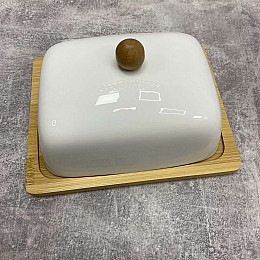 Маслянка фарфоровая 16 см на бамбуковій підставці Interos PJ03430