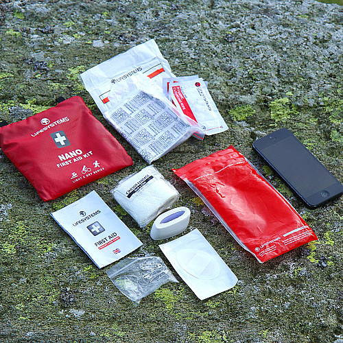 Аптечка Lifesystems Light&Dry Nano First Aid Kit (1012-20040)