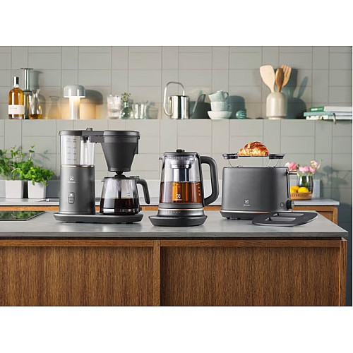 Тостер Electrolux E7T1-6BP 18.32х31.42х20.05 см Чорний (6624026)