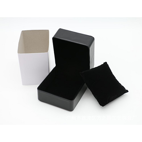 Шкатулка для наручных часов Clockhouse 11.2x10.2x7.5 см Черный (IBW918BB)