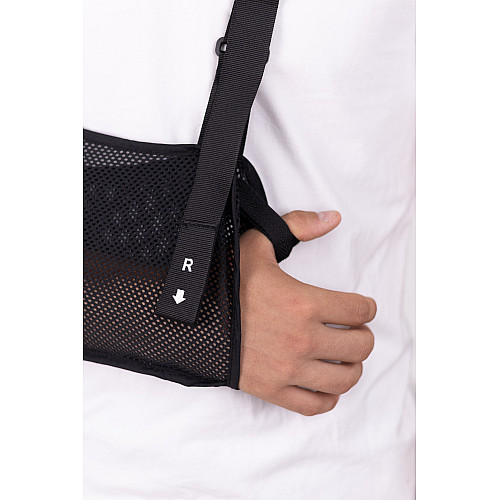 Бандаж косынка підтримуючий руку MED1 TJ-307(3) One Size Чорний