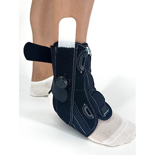 Бандаж на голеностопний суглоб MED1 TJ-606(1) правий S Чорний