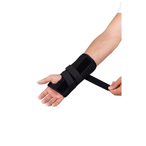 Бандаж на зап’ясті MED1 TJ-302(3) ПРАВИЙ L Чорний