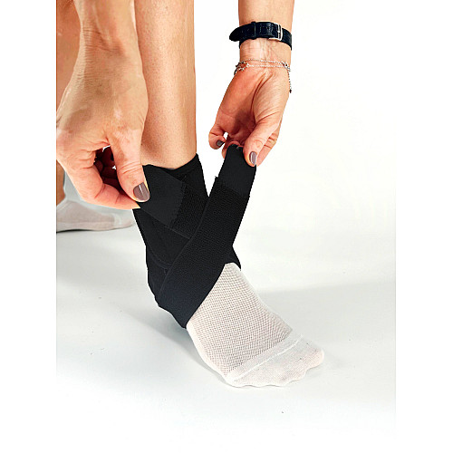 Бандаж на голеностопний суглоб MED1 TJ-606 Універсальний Black