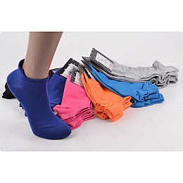 Консервированный подарок Memorableua Консервированные носки и крапленая колода профессионала (CSEGMWPOKRU)