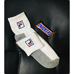 Консервированный подарок Memorableua Консервированные носки сильного мужчины в стиле Snickers (CSOSMWS)