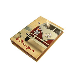 Набор портсигар и газовая зажигалка Licences VW Giftset Lighter&Cigarette Case Красно- черный (40610066REBL)