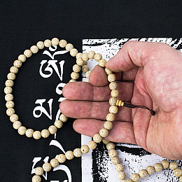 Чётки из семян пальмы Swayambhu ST Кровь дракона 108 бусин 8.5 мм (22832)