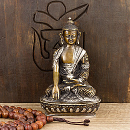 Будда Шак’ямуні в жесті перемоги Бронза Оксидування Часткове сріблення Ручна робота Kailash 14.7 см (26792)