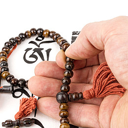 Чотки тибетські тантричні Kailash Кістка яка Антік 108 намистин 8.5 мм 2 лічильники (09040)