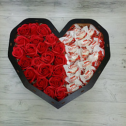 Подарунковий набір Кукумбер Страстной любви Raffaello с розами 8-0418