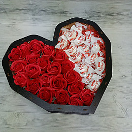 Подарунковий набір Кукумбер Страстной любви Raffaello с розами 8-0418