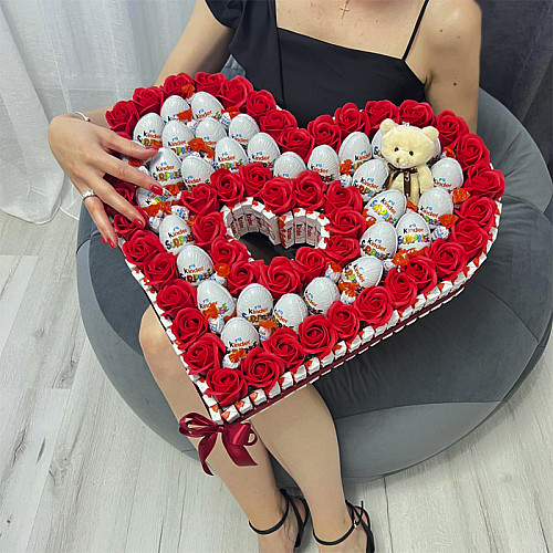 Большое сердце с киндерами PRO 64х54х10 см 2500 г