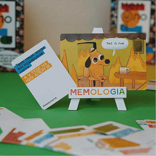 Настольная игра Мемология MemoGames 0001MG с мольбертом подставкой