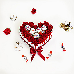 Сладкий торт-бокс из киндеров и конфет PRO 27*24 см 59 шт Красный