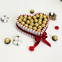 Подарочный набор на день рождения PRO 27*24 см 63 шт