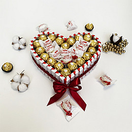 Торт из сладостей киндер ферреро и раффаэлло PRO М 27*24 см 63 шт