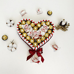 Торт из сладостей киндер ферреро и раффаэлло PRO М 27*24 см 63 шт