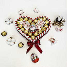 Подарок из конфет на день рождения PRO 27*24 см 62 шт